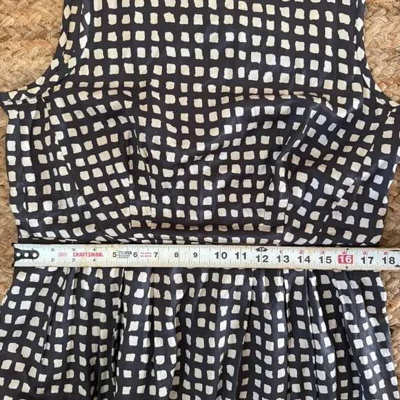 Banana Republic Size 12 Brown & Tan Geometric Silk Blend Dress w/ pleated front - Picture 6 of 8